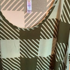 Lularoe perfect tee